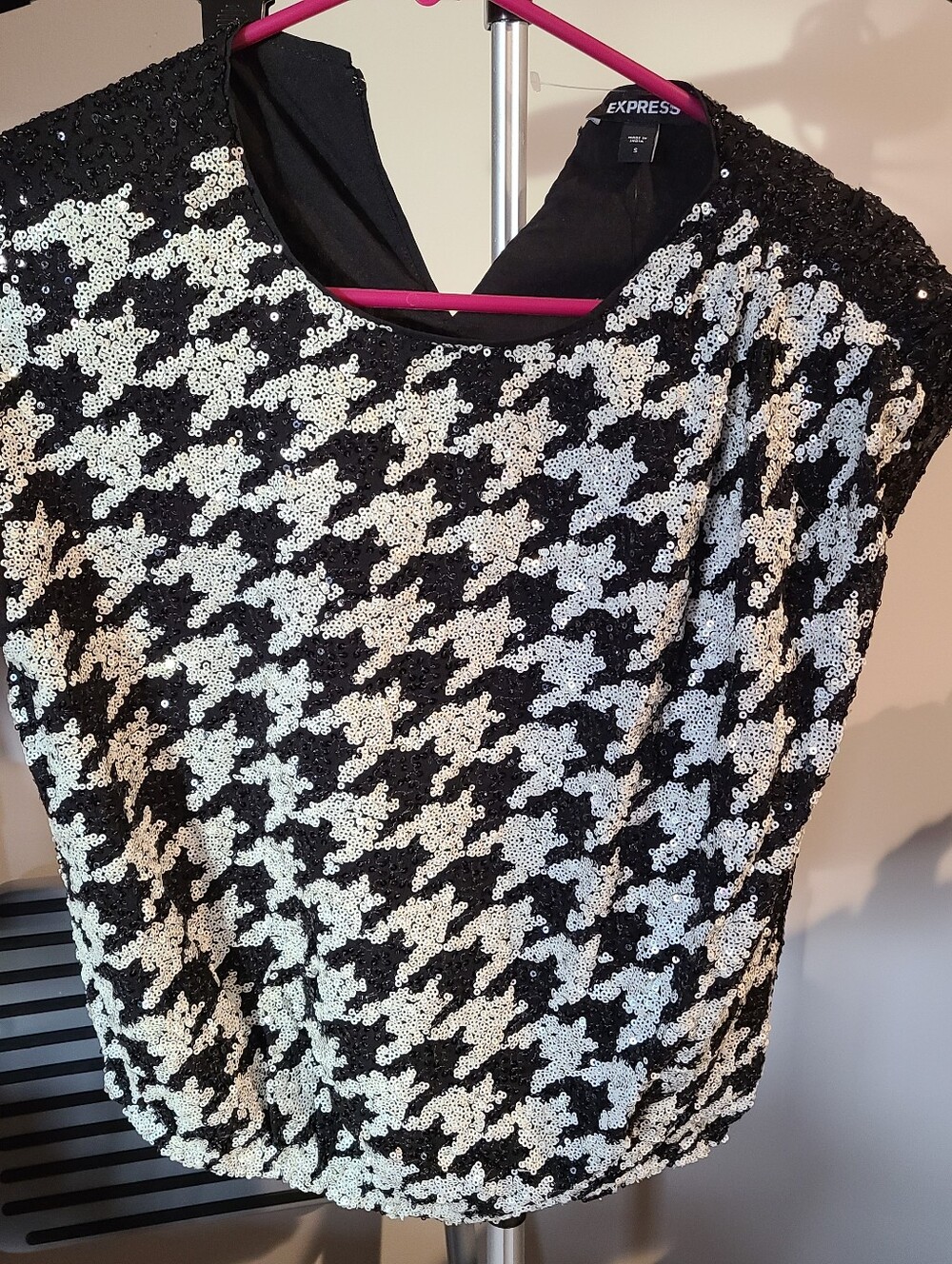 NWT Express Check Cap Sleeve Sequin Top! *fk fav